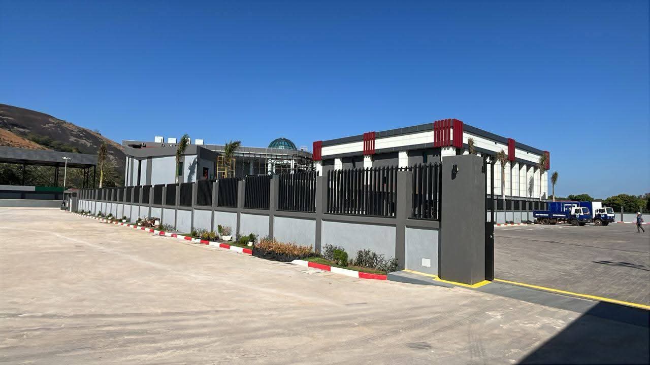 Palais vue exterieur 2